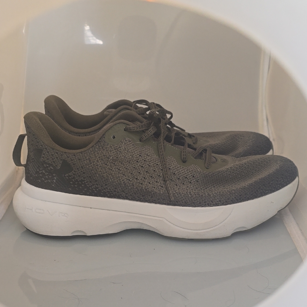 Under Armour Men's HOVR Infinite Green and Black Sneakers